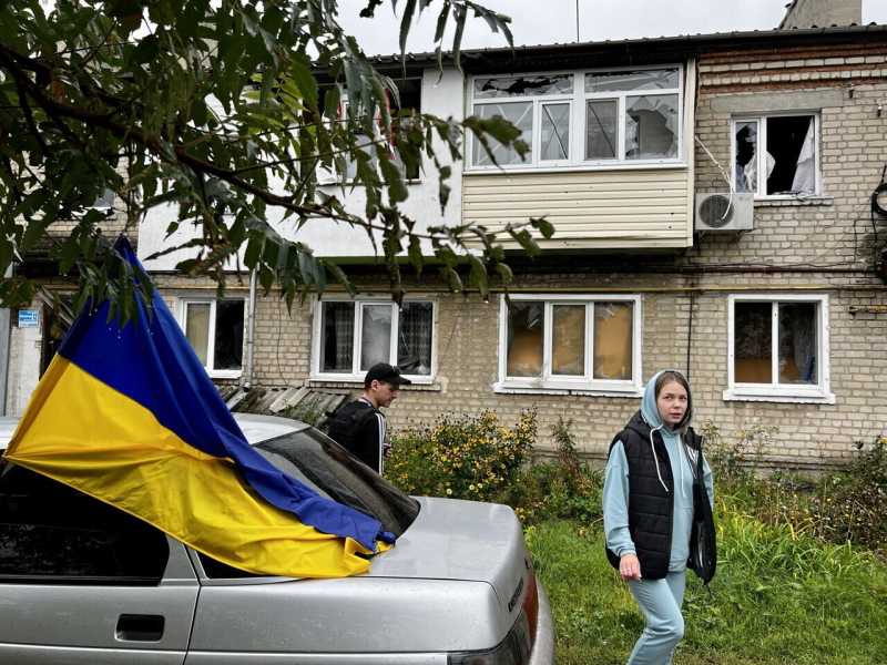 Tra gli abitanti ucraini a Balaklya, occupata da Mosca per sei mesi sembrati vent’anni
