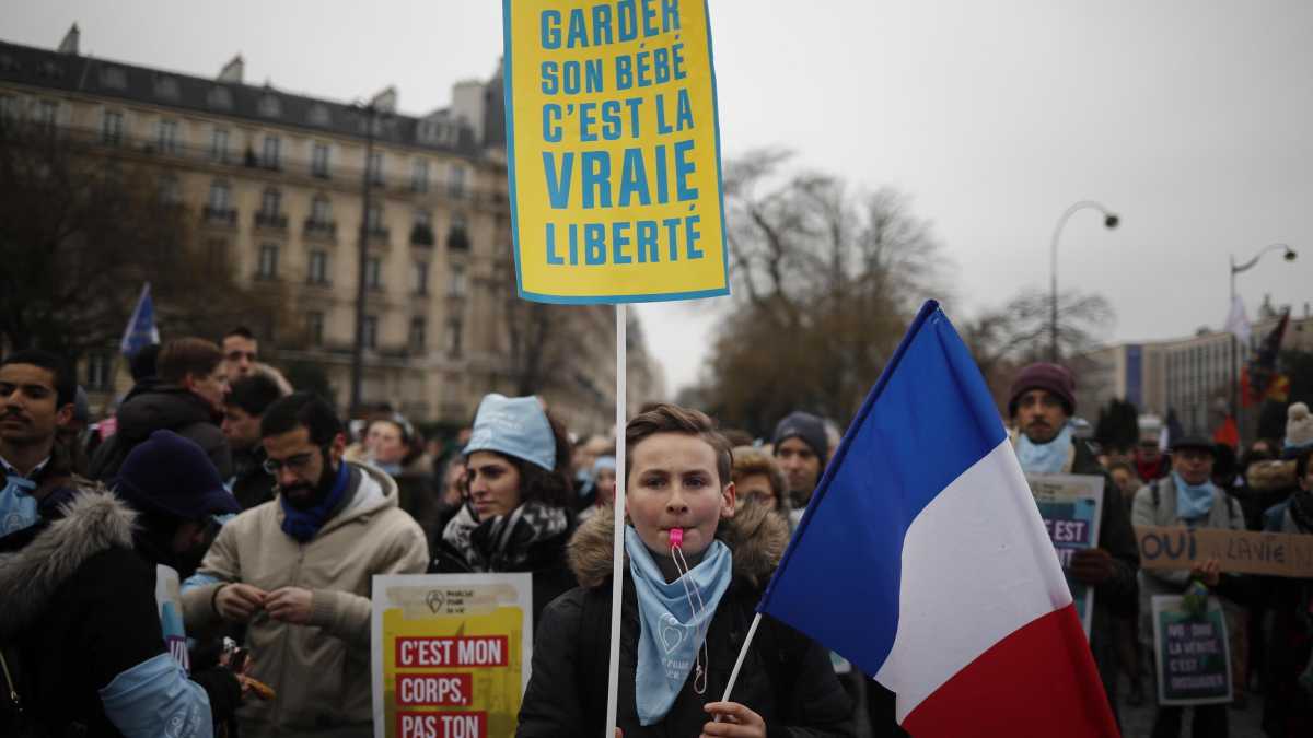 Immagine di Macron lancia la “convention citoyenne” per rivedere le norme sul fine vita