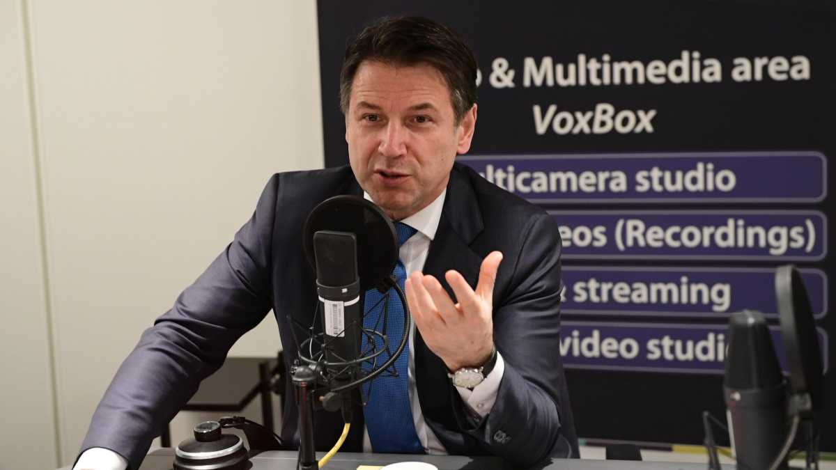 Immagine di La sesta versione di Conte: quella del sì alle armi e dei meriti sul dl Aiuti