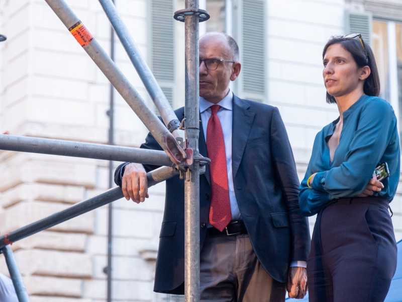 Letta è solo. La preoccupazione di Prodi. Nel Pd si preparano Bonaccini-Provenzano-Schlein