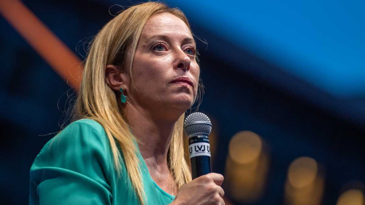 Immagine di Meloni inasprisce lo scontro con Salvini: "Sembra più polemico con me che con gli avversari"