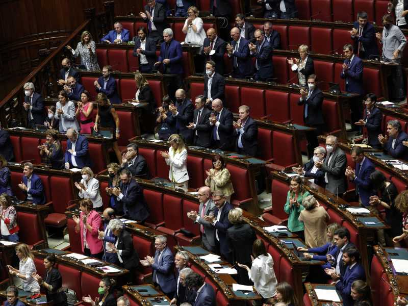Un Parlamento e 468 cambi di casacca: storia di una legislatura