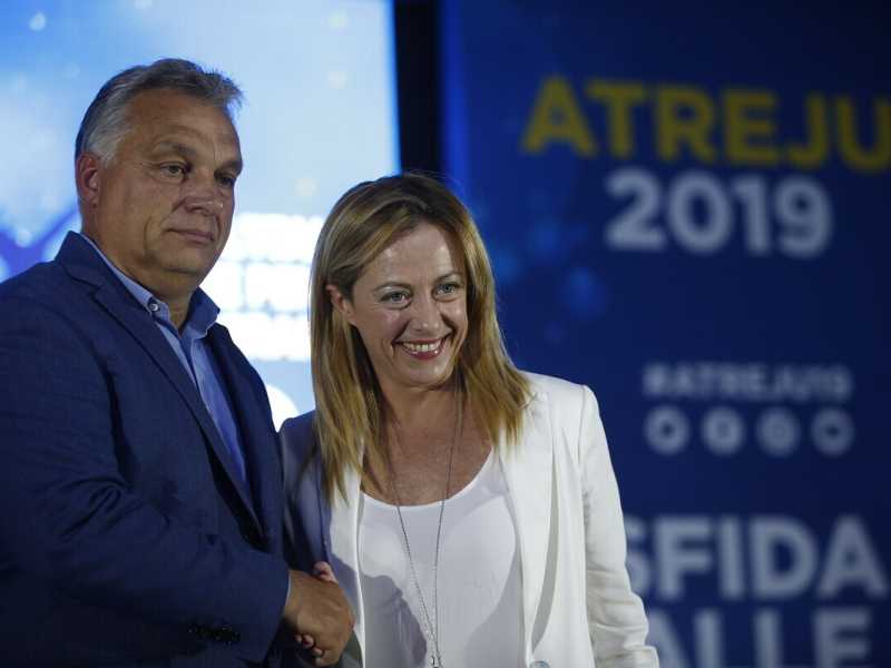 Bocciata da Draghi sulle alleanze, incalzata dal Cav.: ora Meloni teme il ricatto russo di Salvini