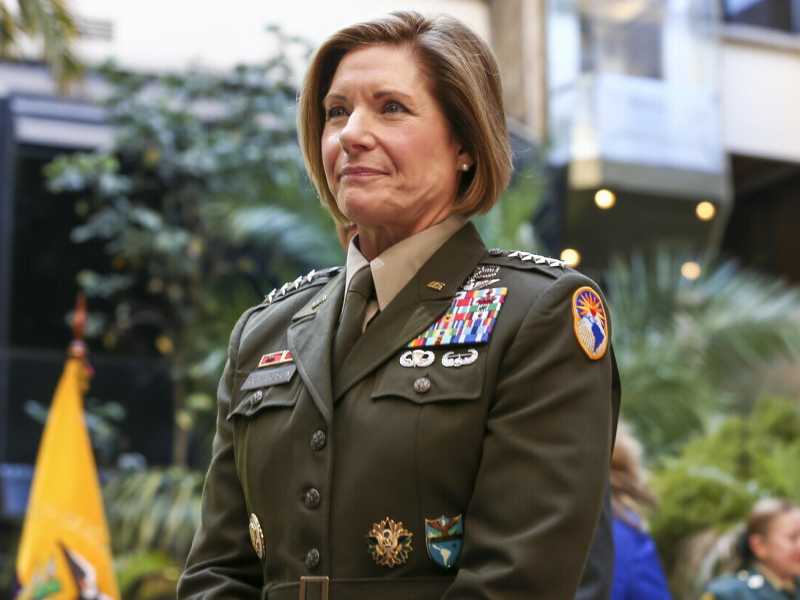Generale Laura J. Richardson in Ecuador (Epa via Ansa) <br />