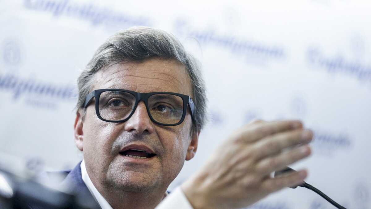 Immagine di La perfezione imperfetta di Calenda