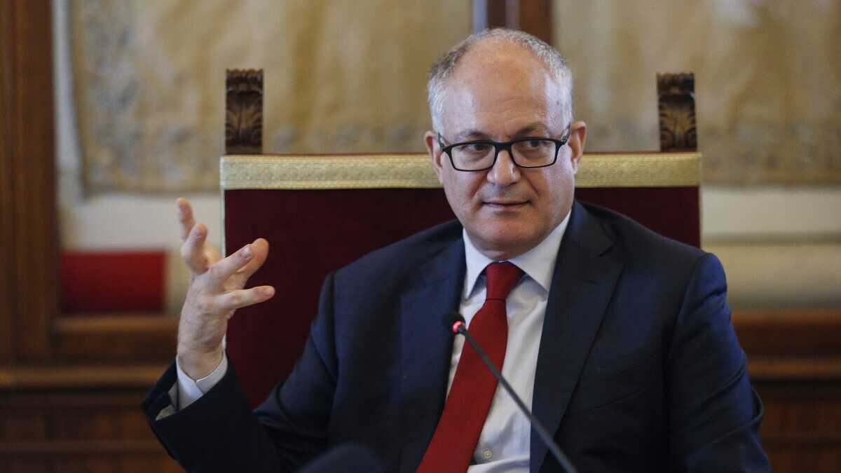 Immagine di Gualtieri apre una gara per l'illuminazione natalizia, qualche polemica