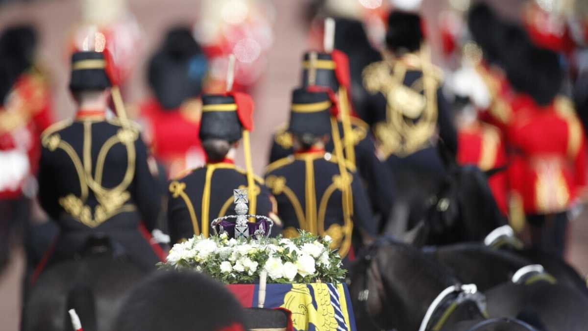 Immagine di Aspettando il funerale di Elisabetta, Londra piange sé stessa e il passato che non c'è più