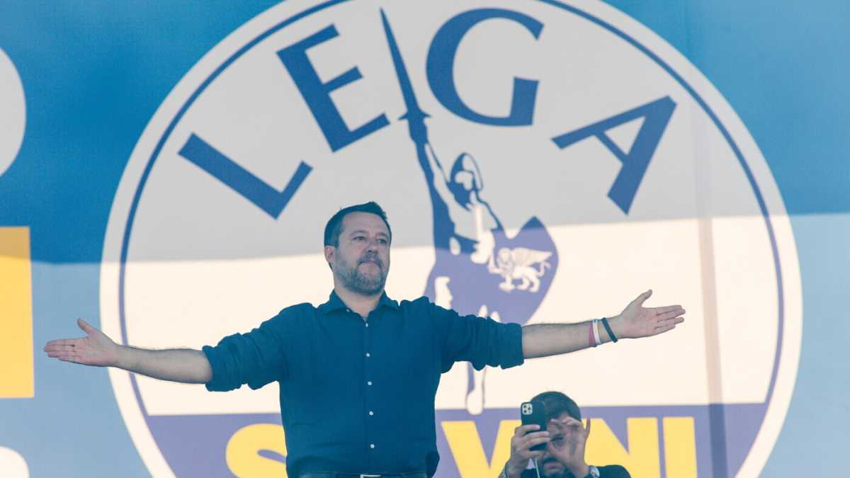 Immagine di Salvini lancia il fantagoverno della destra. Sfida Draghi, ammicca a Orbán e si scorda dell'Ucraina