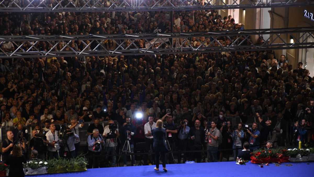 Immagine di Il vento di destra della Meloni a Bari, con cambio di rotta sul Reddito di cittadinanza
