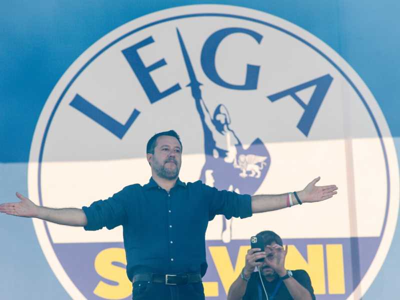 Salvini lancia il fantagoverno della destra. Sfida Draghi, ammicca a Orbán e si scorda dell'Ucraina