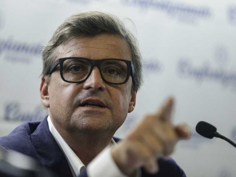 Calenda contro tutti