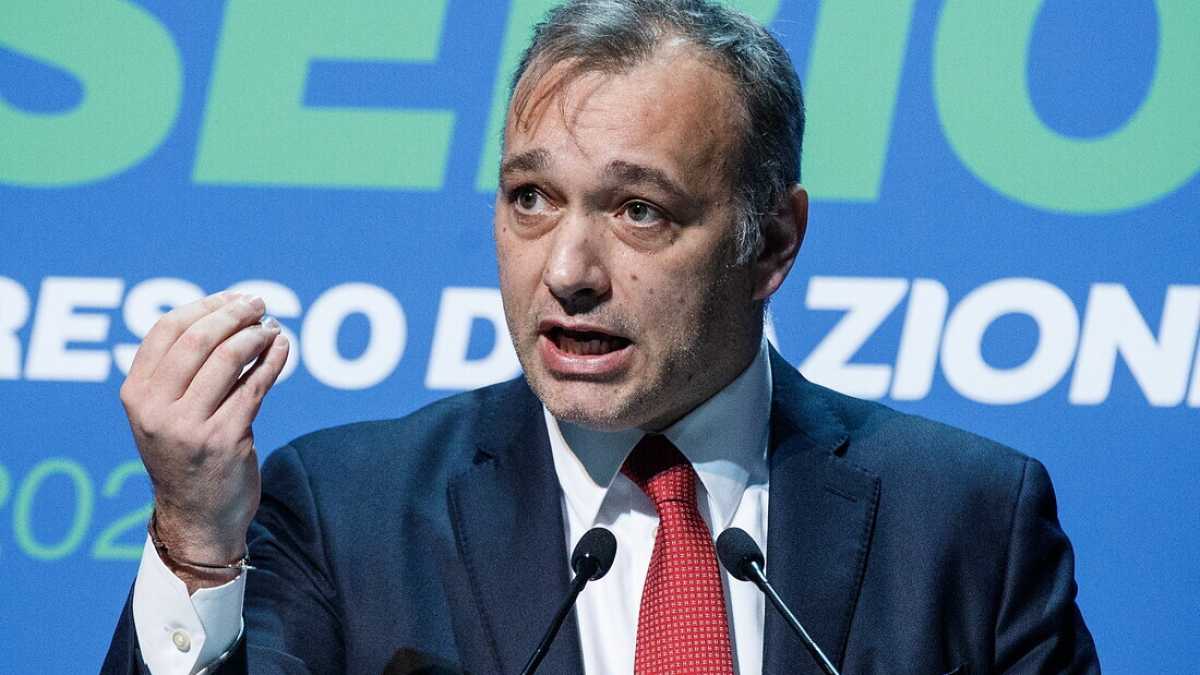 Immagine di Le presunte molestie di Richetti. Perché è sciocco dire “credo sempre” alla vittima e “non le credo mai”