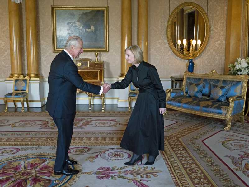 Carlo III, Liz Truss e lo scontro di classe che scandirà l’inverno inglese