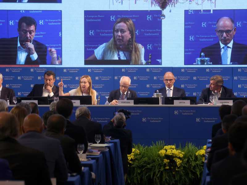 Grandi manovre prima del voto. Le intercettazioni