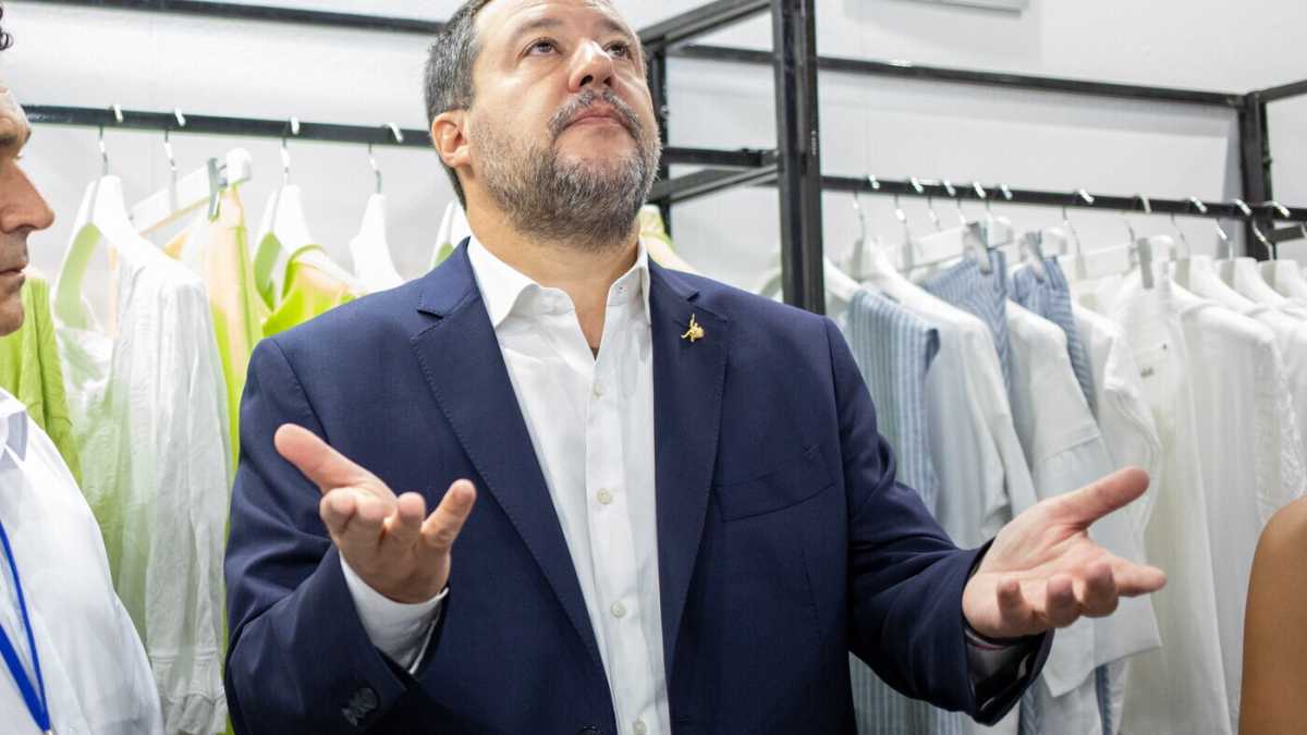 Immagine di Draghi parla di “pupazzi prezzolati” e solo uno gli risponde. Indovina chi?