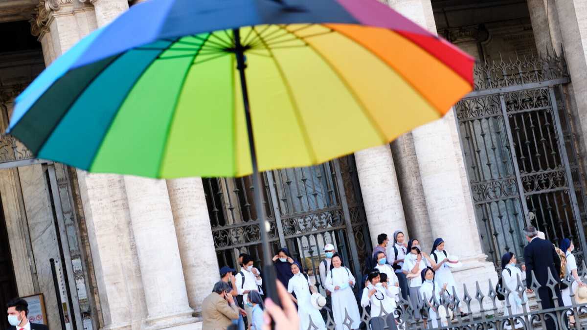 Immagine di I vescovi fiamminghi autorizzano la benedizione delle coppie gay. Che dirà il Vaticano?