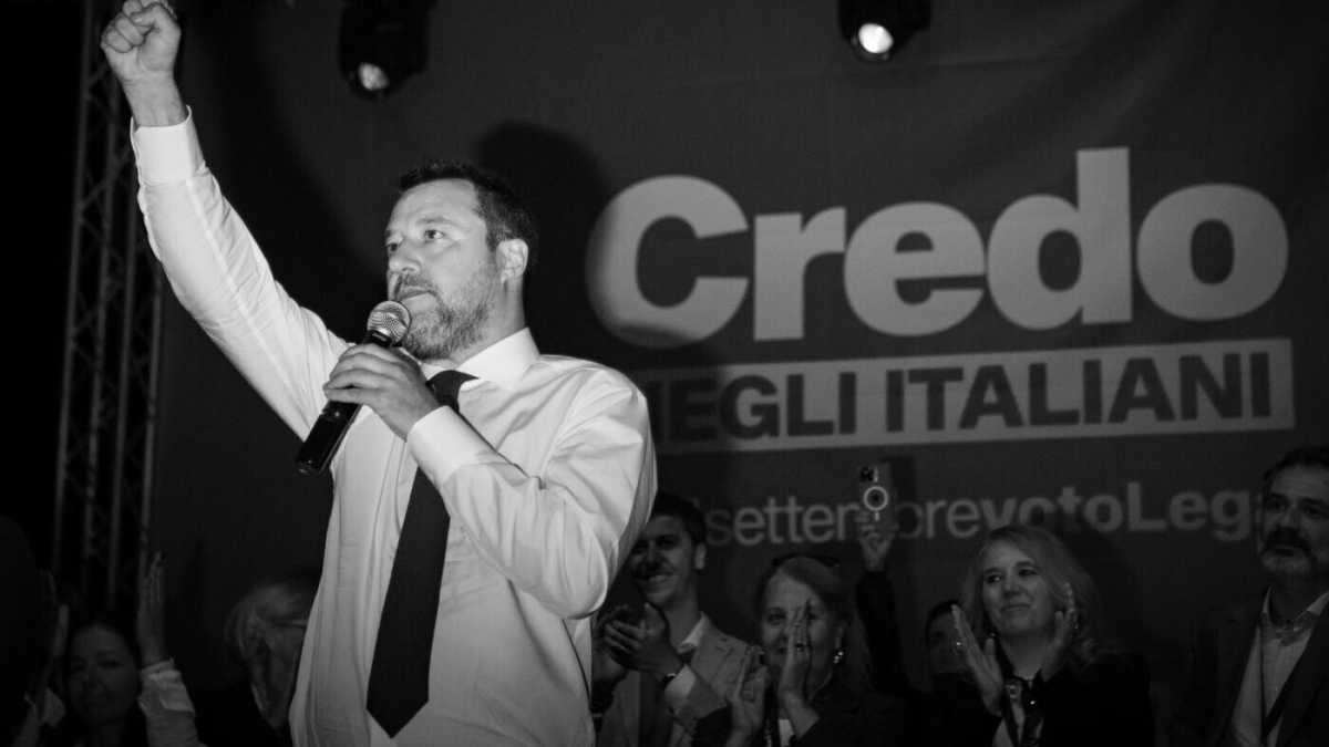 Immagine di Salvini crede, Ligabue lo diffida