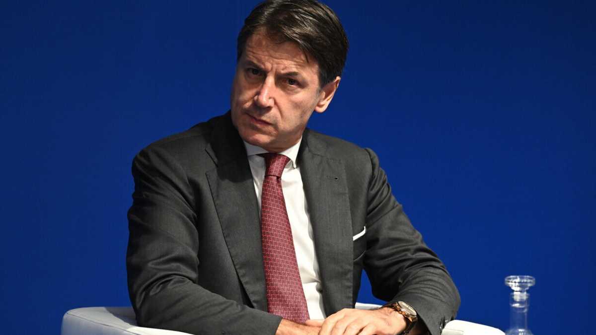 Immagine di L’opportunismo cinico di Conte che dà la colpa a Zelensky e non a Putin