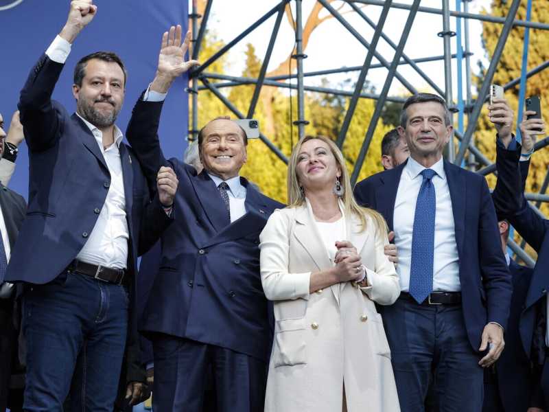 Il centrodestra chiude la campagna elettorale. Meloni: "Il 25 finisce l'Italia voluta dalla sinistra"