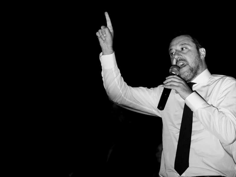 La Sea Watch di Salvini: incarichi nel partito, ruoli nelle partecipate. Ecco chi sta salvando dal naufragio