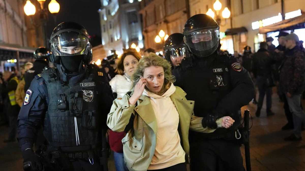 Immagine di La grande fuga dei giovani russi che non vogliono essere carne da macello di Putin