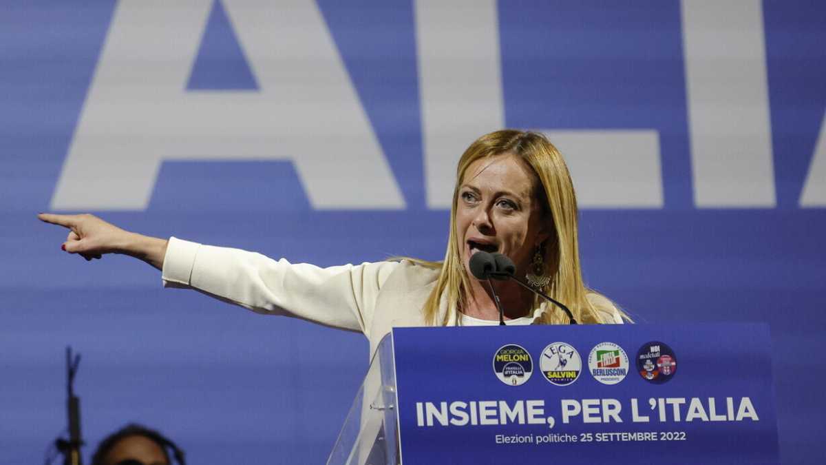 Immagine di Il mondo che fu missino in piazza del Popolo con Meloni spera nel riscatto della storia