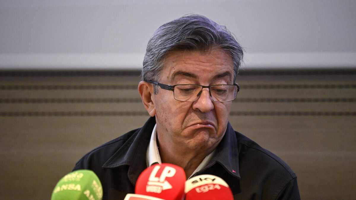 Immagine di La furia delle femministe contro Mélenchon che difende il suo delfino schiaffeggiatore