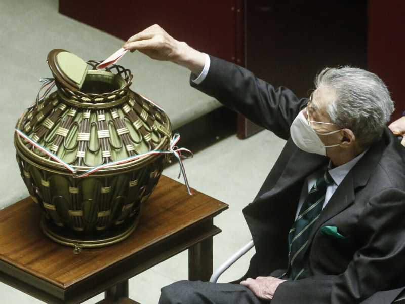 Umberto Bossi è fuori dal Parlamento
