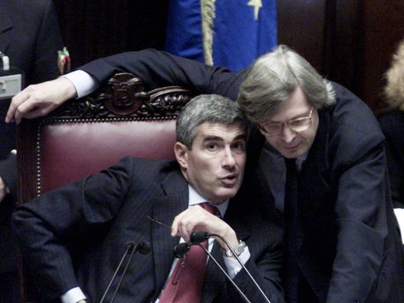 Casini e Sgarbi alla Camera nel 2001 (Ansa)&nbsp;