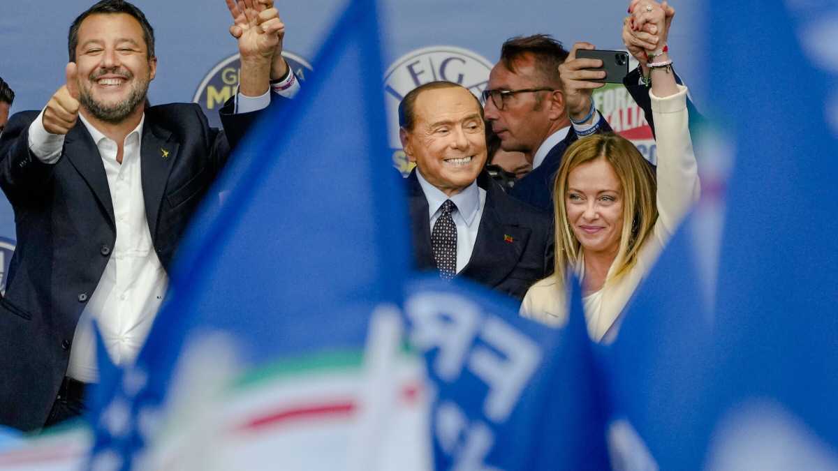 Immagine di Non c'è governo senza la destra moderata: Berlusconi avvisa gli alleati