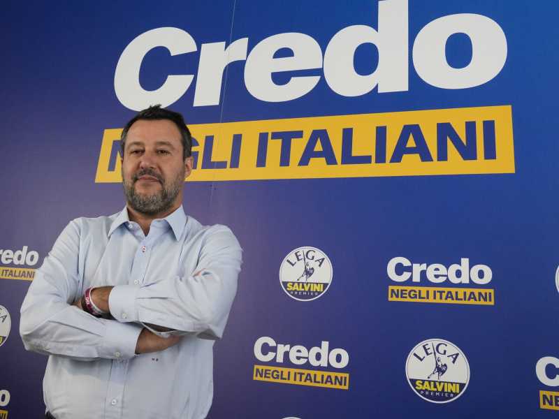 Lombardia e ministeri: così Salvini, per evitare il processo interno, insidia la Meloni
