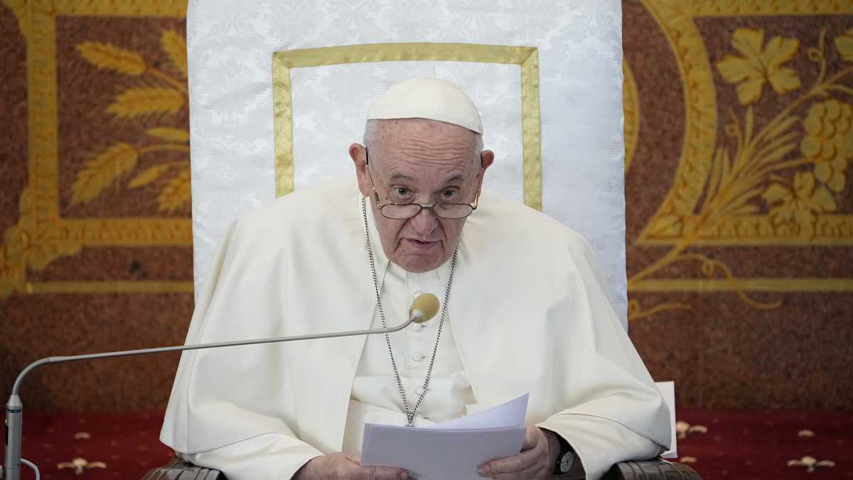 Immagine di Il Papa: “Non ci sono buoni e cattivi e non è una guerra fra Russia e Ucraina”