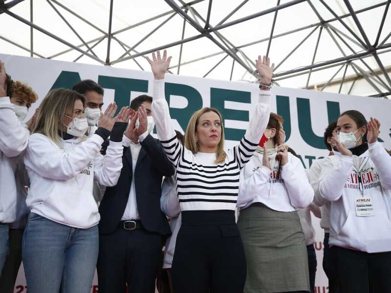 Giorgia Meloni spiegata ai giovani (che si sono astenuti in massa)