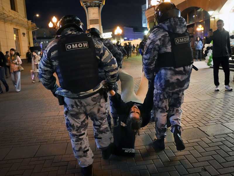 Il reclutamento coatto ha rotto la bolla in cui Putin ha tenuto i russi. “Caos totale”