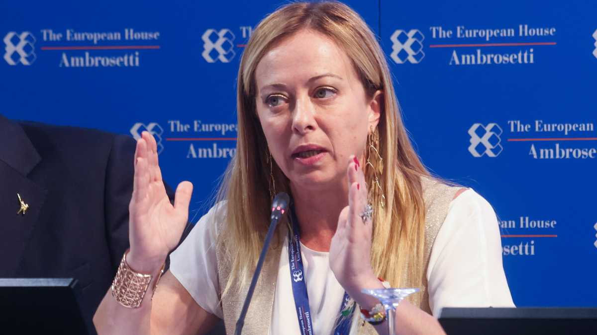 Immagine di Draghi chiama Zelensky. L'Ucraina e le responsabilità per Meloni