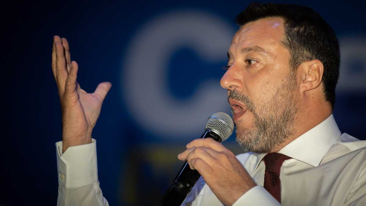 Immagine di Salvini promette congressi ma è pronto a sabotarli. Guerra a Zaia, veto su Giorgetti ministro