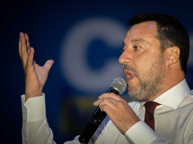 Salvini promette congressi ma è pronto a sabotarli. Guerra a Zaia, veto su Giorgetti ministro