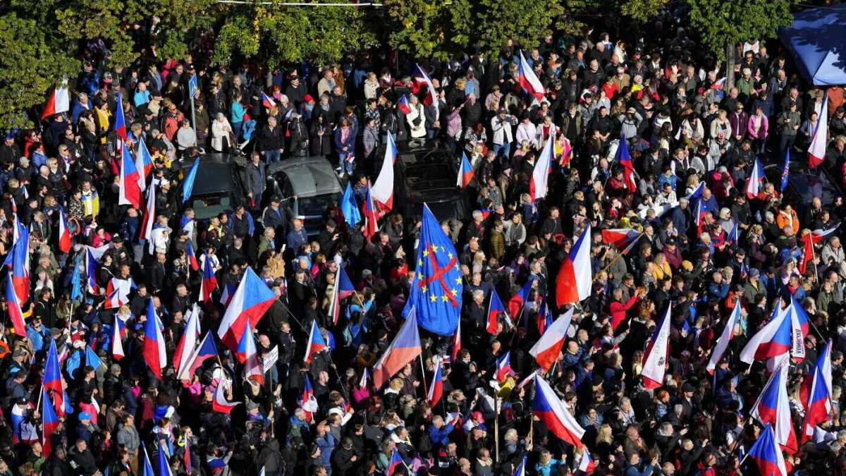 Immagine di In Repubblica ceca c'è una piazza “salviniana” contro il premier “meloniano”