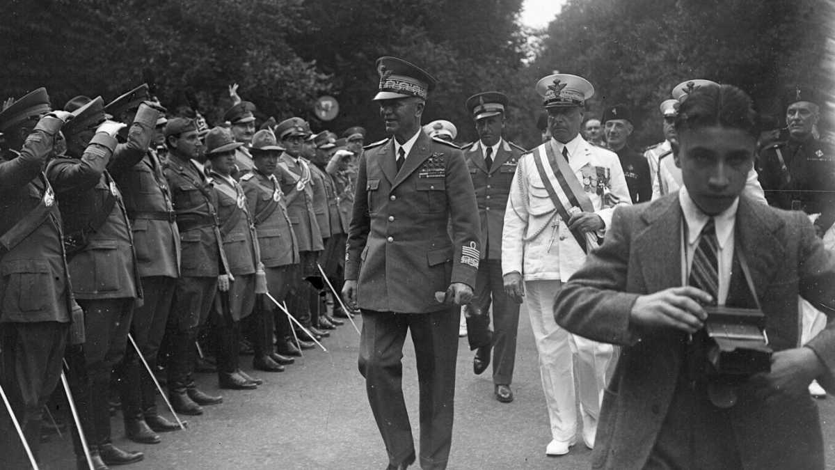 Immagine di Vaccinarsi contro il virus fascista. Lezioni dal passato nell'ultimo libro di Cazzullo (con un punto da approfondire)