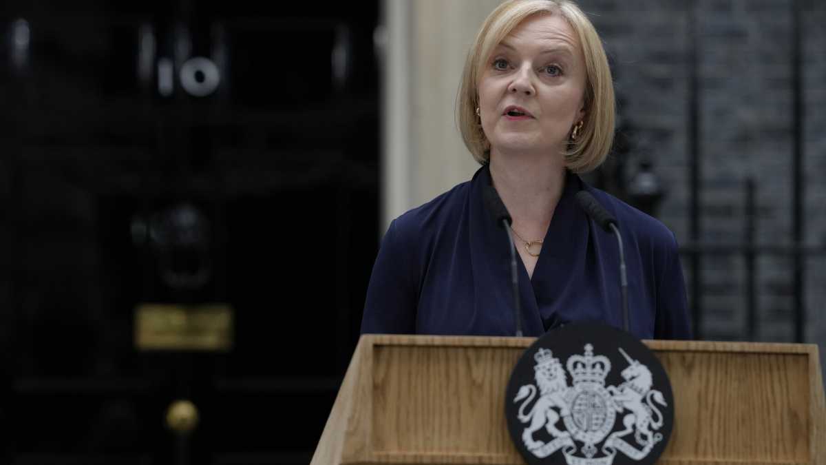 Immagine di La marcia indietro di Liz Truss: stop al taglio delle tasse