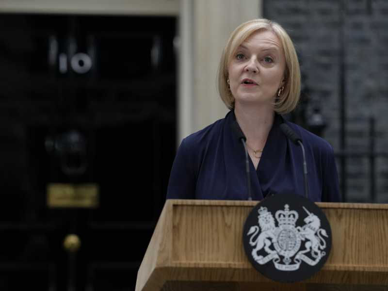 La marcia indietro di Liz Truss: stop al taglio delle tasse