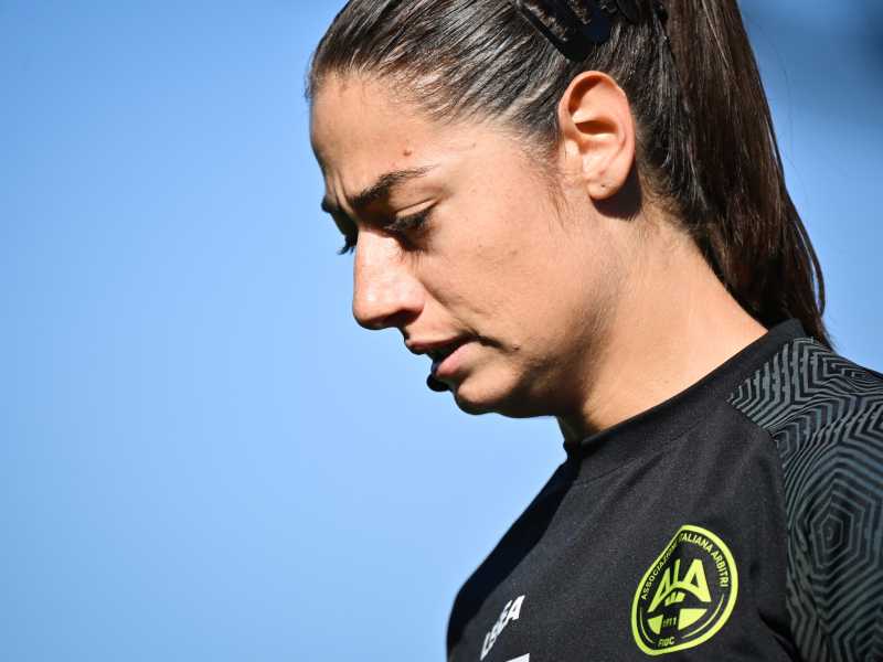 L'exploit di Ferrieri Caputi, il primo arbitro donna d'Italia ai tempi del primo premier donna d'Italia