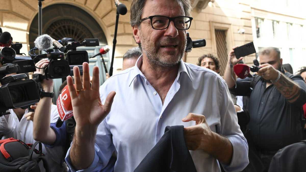 Immagine di La Lega vuole Viminale e Agricoltura. Giorgetti: "Molinari presidente della Camera? Se ce lo votano..."