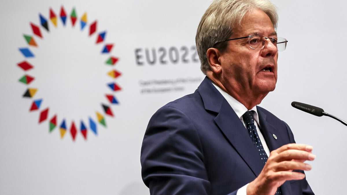 Immagine di Sure 2.0 per la bolletta: la proposta di Gentiloni e Breton