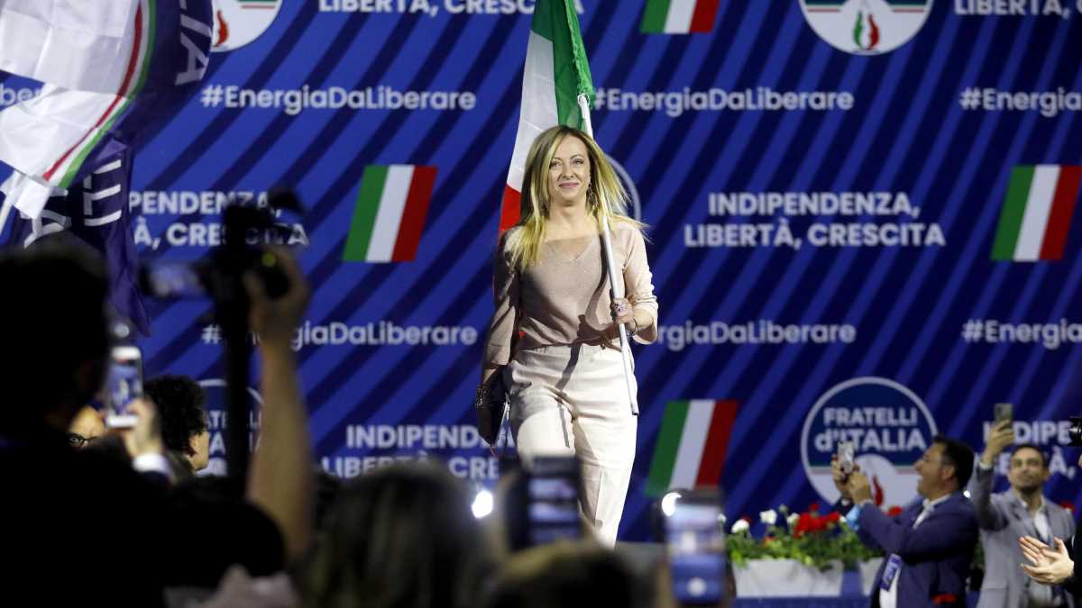 Immagine di "Giorgia ricordati degli amici". Ambizioni e veleni dei fedelissimi di Meloni che sognano un ministero