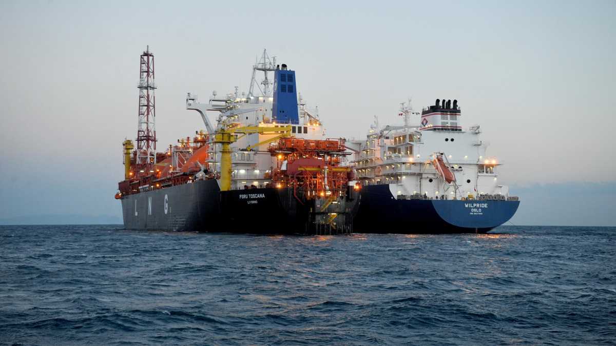 Immagine di Lo strano asse M5s-FdI che boicotta il rigassificatore di Piombino