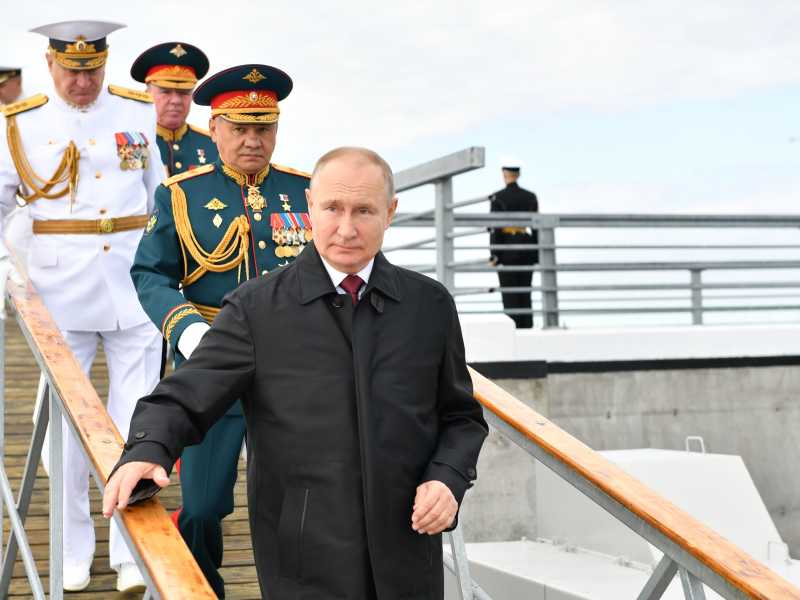 Il budget di Putin: meno export di oil & gas, più spese per guerra e repressione