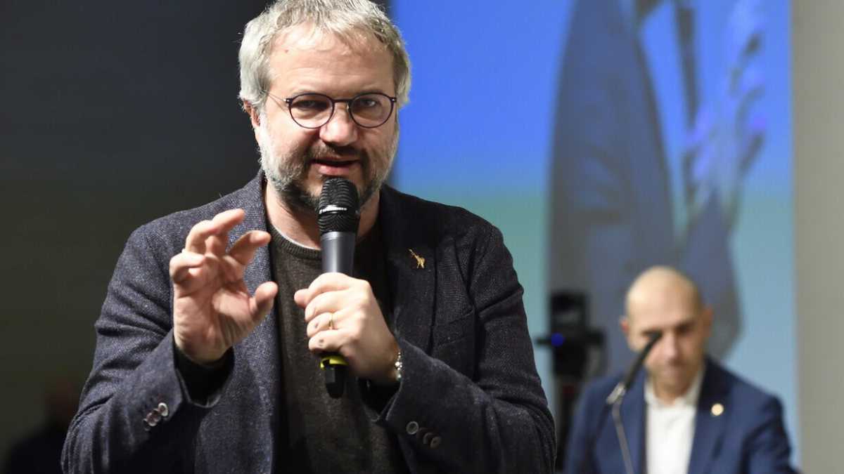 Immagine di Stampare moneta funziona: così Borghi detta la linea dura della Lega sull'economia
