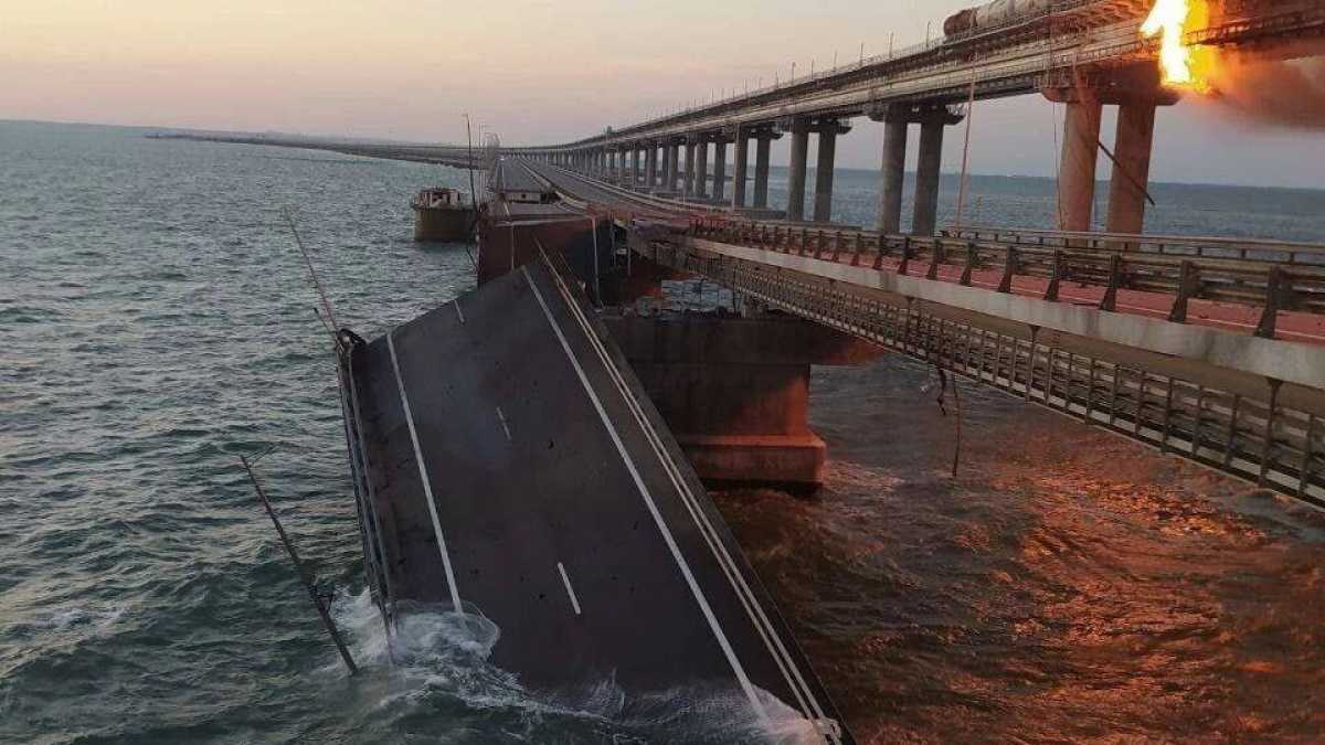 Immagine di La grossa esplosione sul ponte tra la Crimea alla Russia