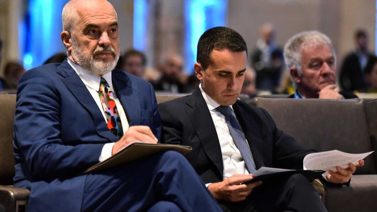 Immagine di Il primo ministro albanese Rama: "Con Di Maio abbiamo fatto contrabbando di vaccini anticovid"